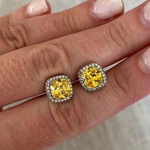 Yellow crystal and white crystals earrings